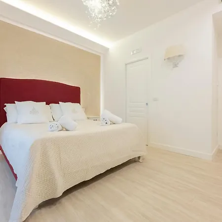 Aurum Πανσιόν 4*